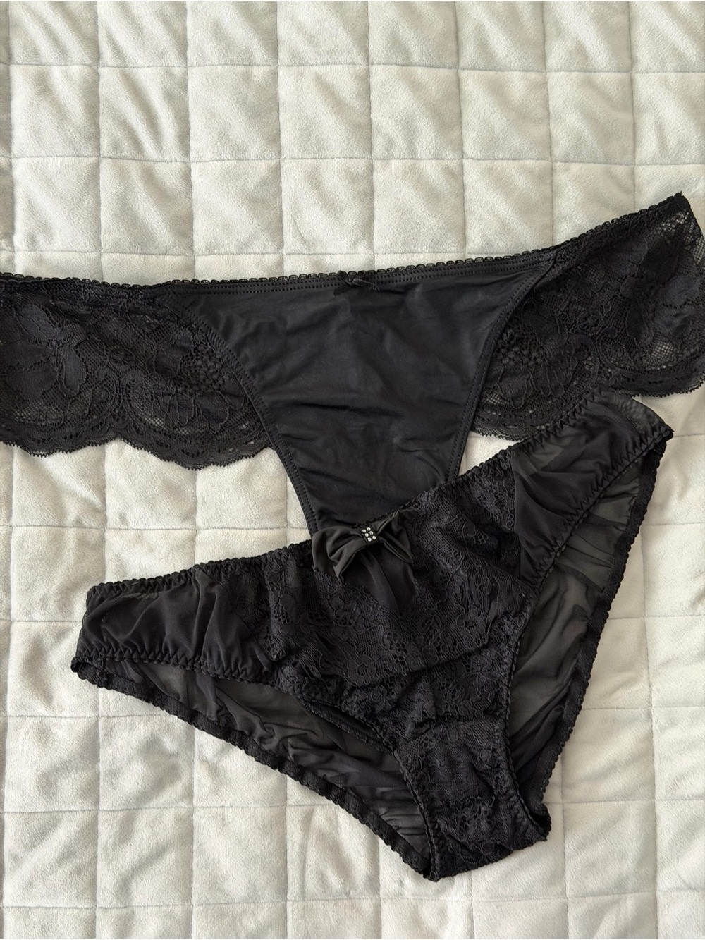 Victoria's Secret Black Lace Bikini/Cheekini Brief/Thong Set Size L